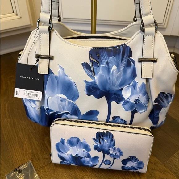 Vera Wang Floral Blue and White Handbag Set - Picture 2 of 10
